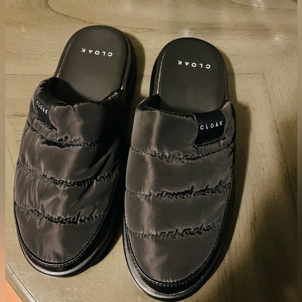 Cloak Slippers (M8,W10)
